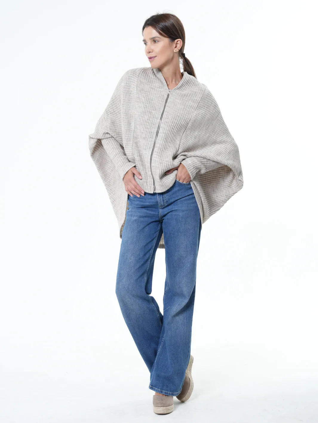 Extravagant Cardigan With Front Zipper In Beige