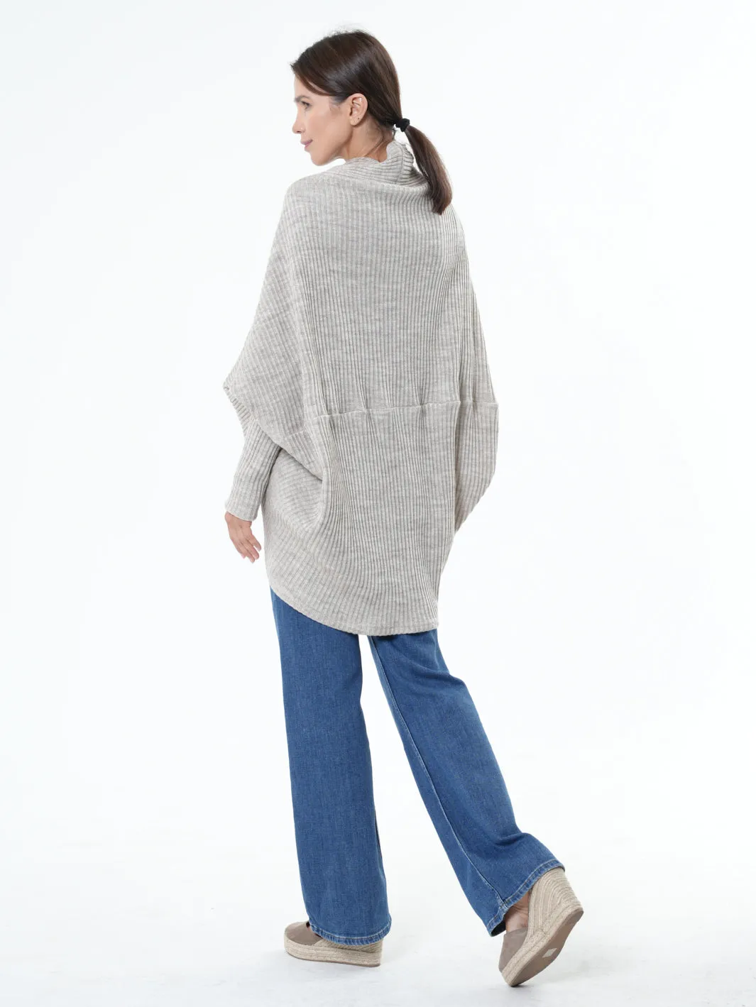 Extravagant Cardigan With Front Zipper In Beige