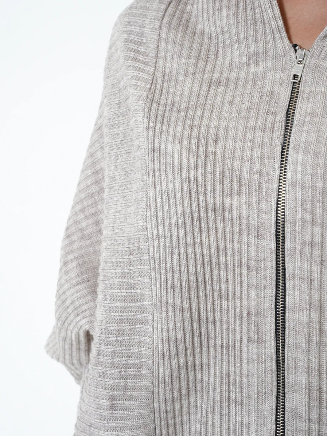 Extravagant Cardigan With Front Zipper In Beige