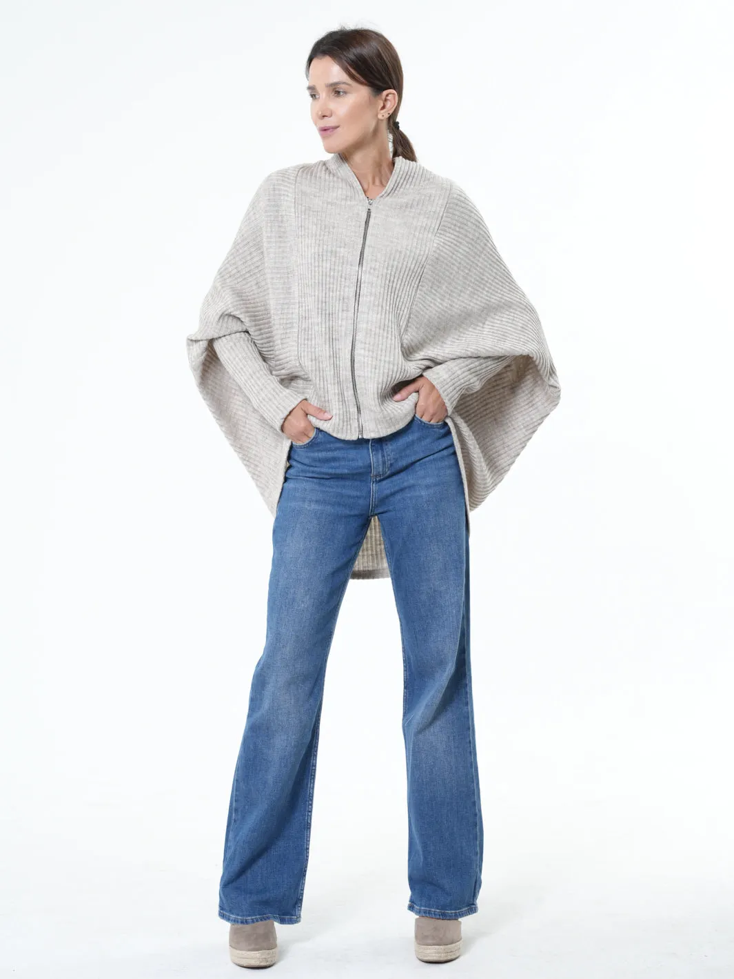 Extravagant Cardigan With Front Zipper In Beige