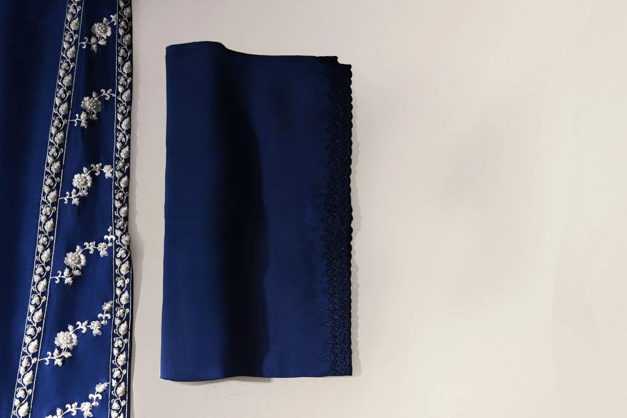 Navy blue Miraal